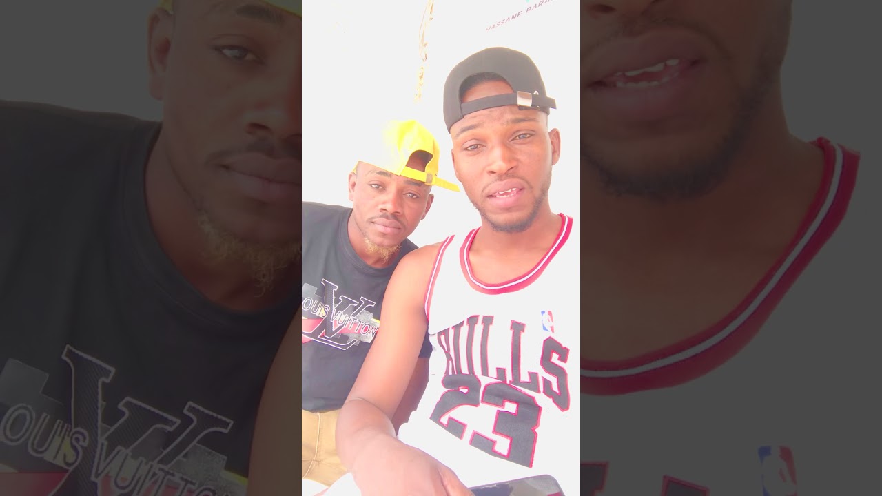 😂😂😂😂kali inda Moussa yaro yake mamakin yan Romzi baban wanka yake mouryoyin mutane daban daban