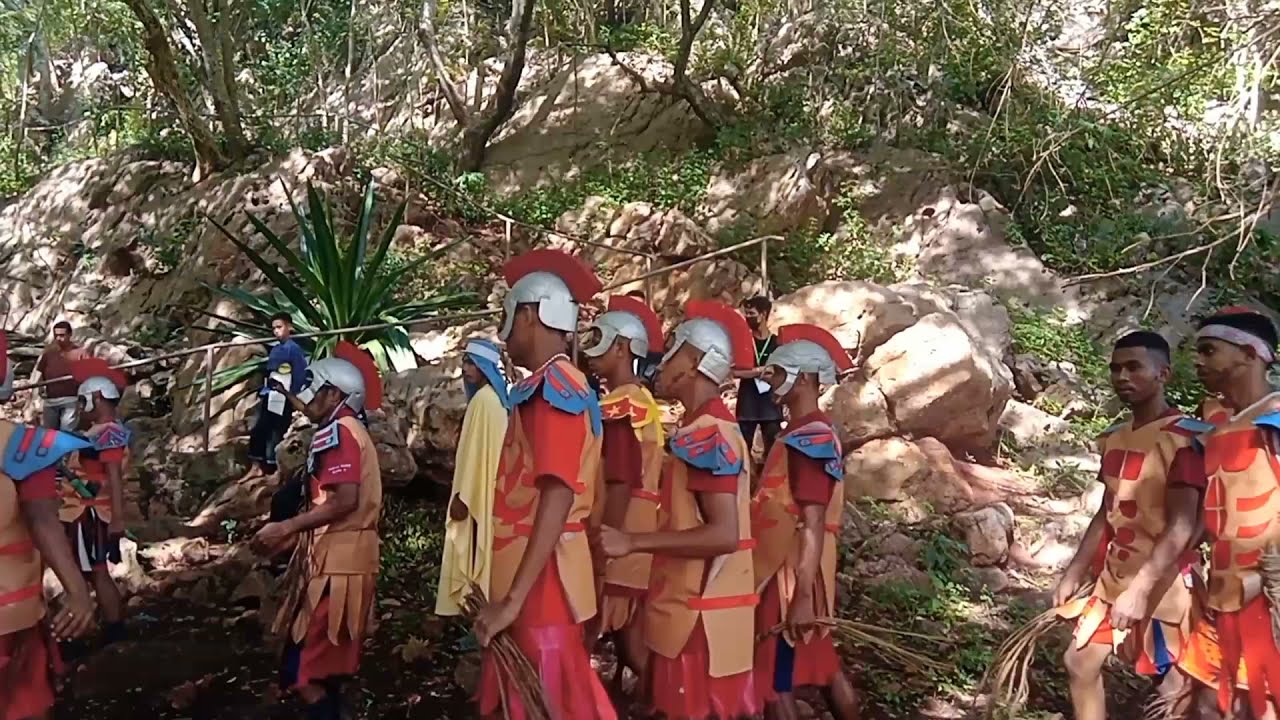 YESUS WAFAT DI KAYU SALIB_Tradisi Tablo di Gua Bitauni-TTU