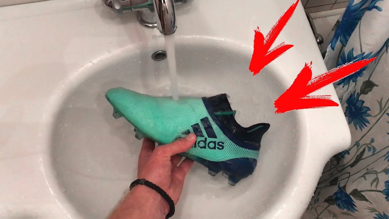 Как РАСТЯНУТЬ БУТСЫ. Футбольные секреты // FOOTBALL LIFEHACKS