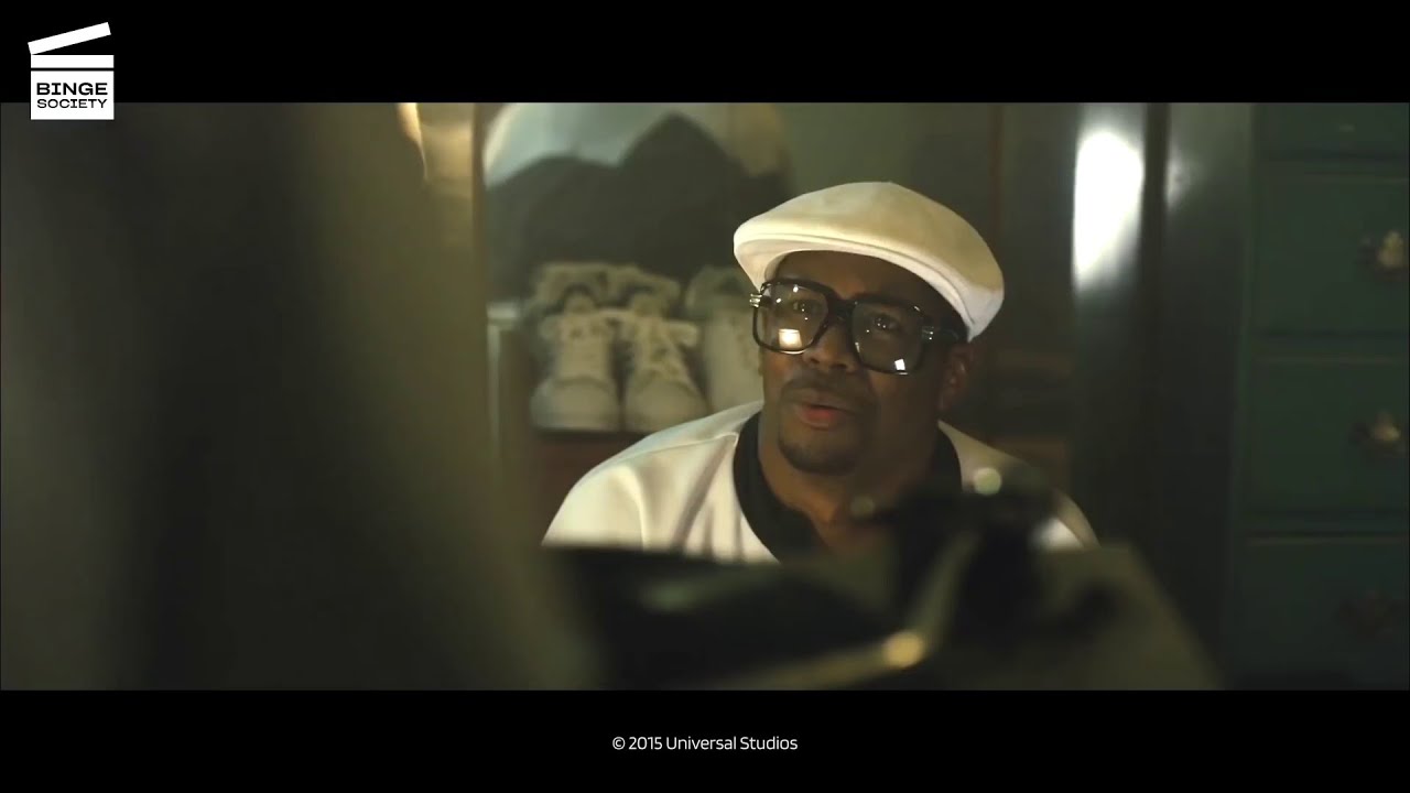 Straight Outta Compton: Room DJ HD CLIP