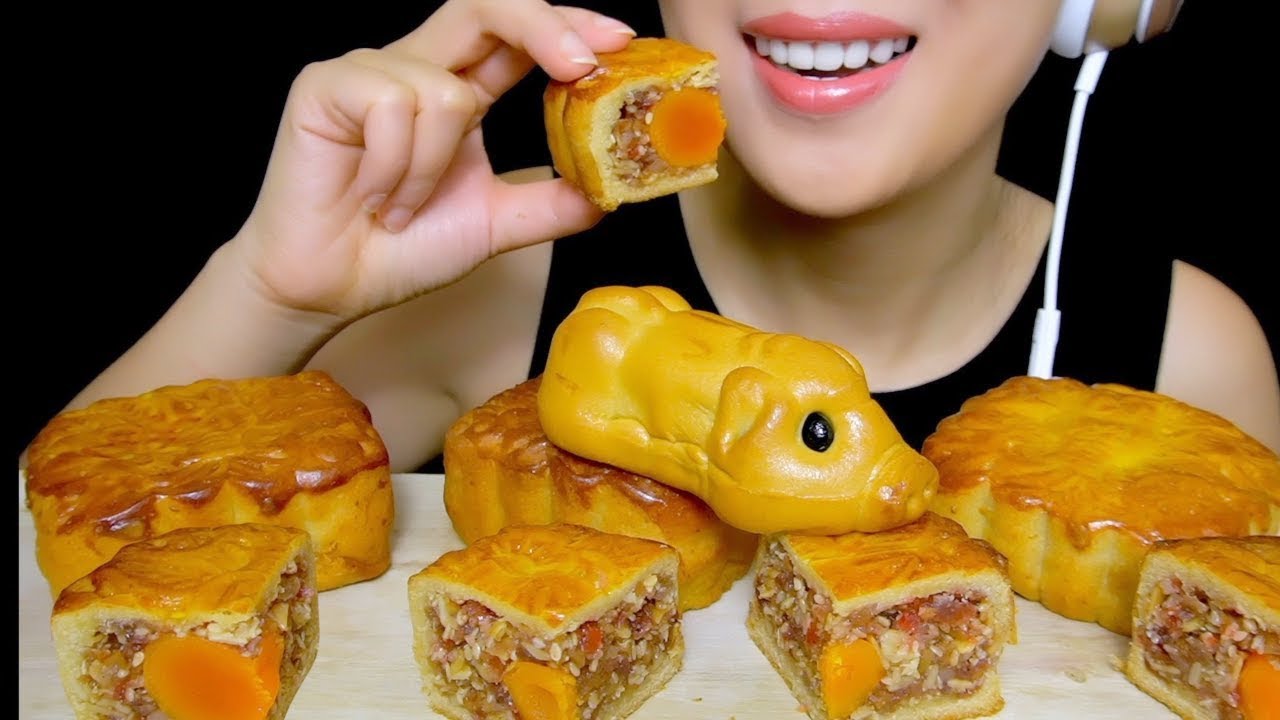 ASMR Mooncakes (Mixed Nuts and Coconut Durian) | Eating Sounds No Talking | TracyN ASMR