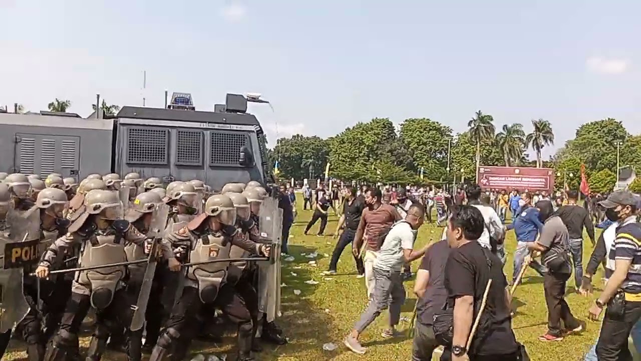 Simulasi Penanganan Unjuk Rasa Pada Latihan Sispamkota Polda Jambi