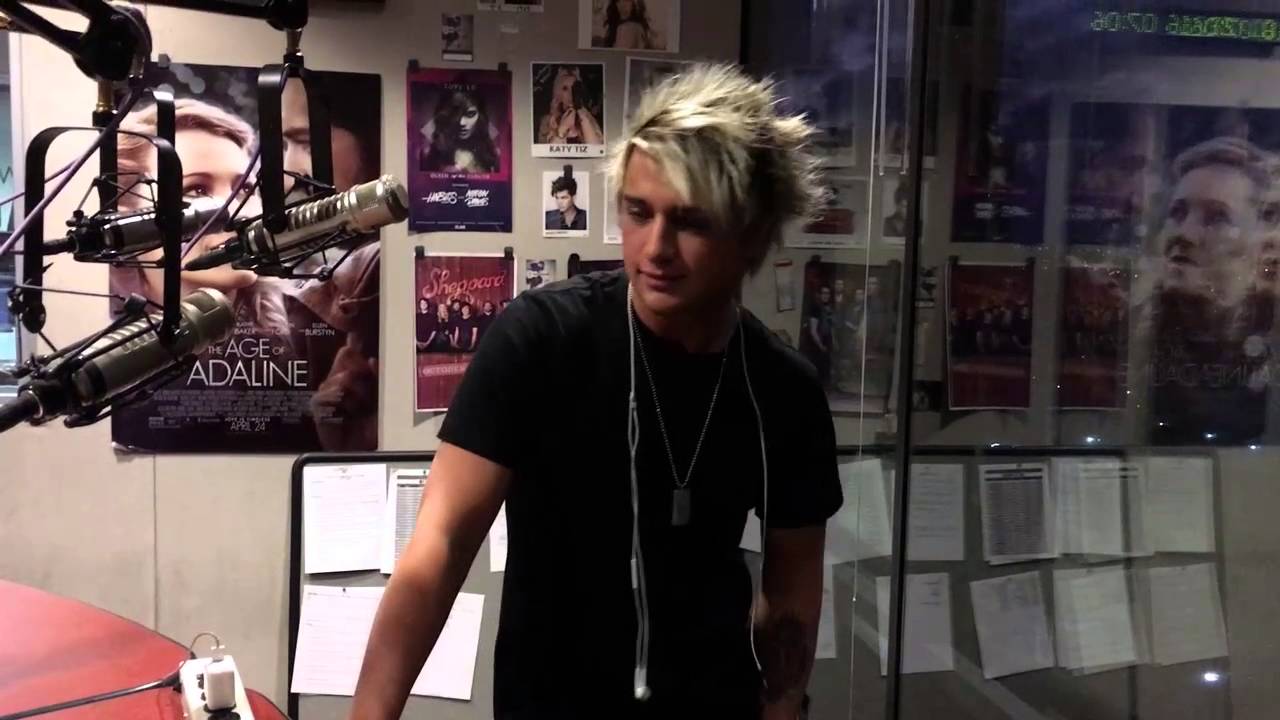 Rapid Fire Questions With Dalton Rapattoni From American Idol