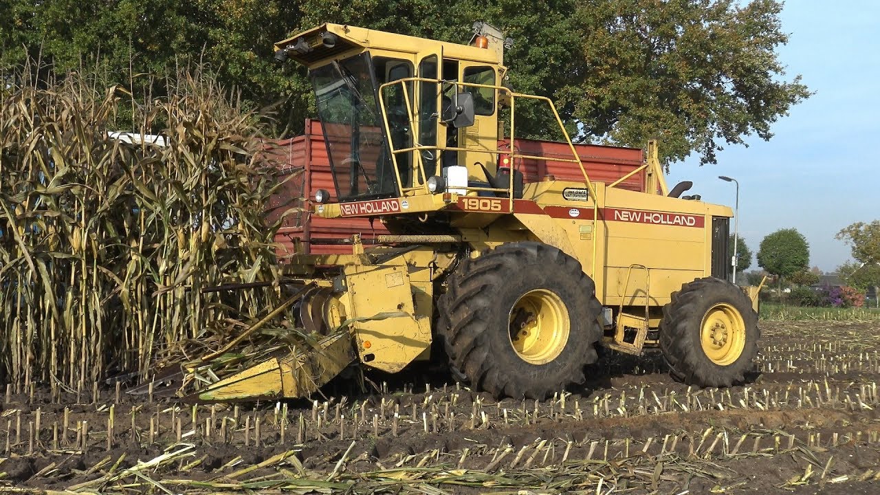 Mais hakselen met New Holland 1905, MB Trac 1300 en Ford TW15 (2015)