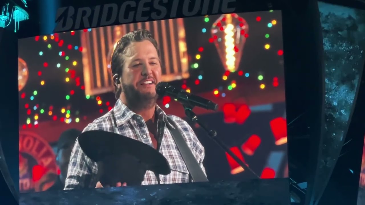 Luke Bryan “Should’ve Been a Cowboy” Toby Keith Tribute 7/29/2024