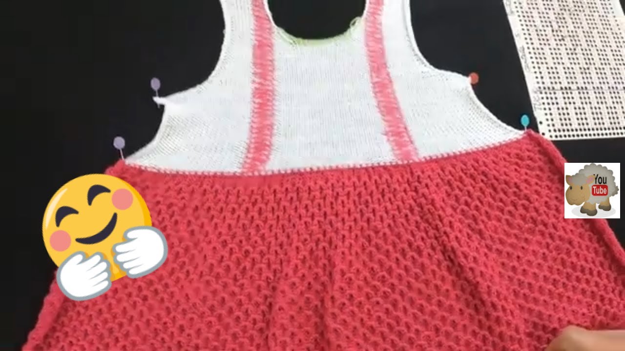 vestido com alça feito em máquina de tricô