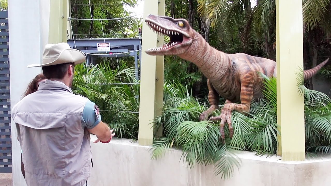 Jurrasic Park Raptor Encounter at Universal Studios Islands of Adventure - We Meet Lucy!