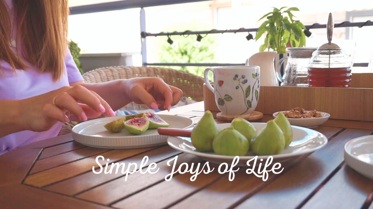 Simple joys of everyday life | Healthy Breakfast & a cup of Coffee full of memories | Slow living