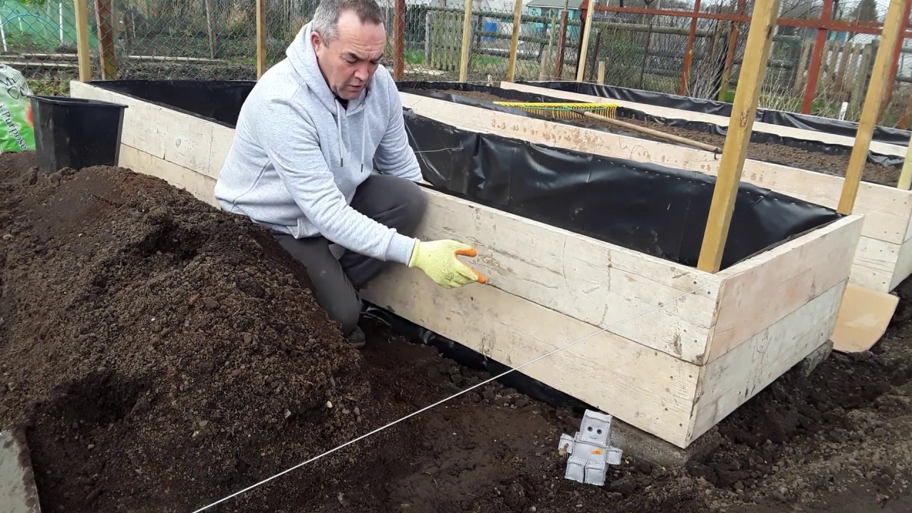 How To Fill Raised Beds For Free With Organic Materials Sourced Locally