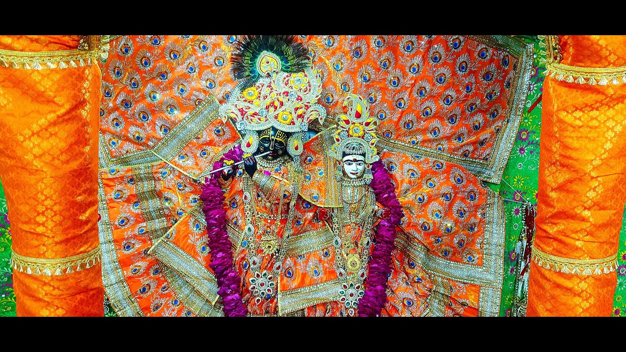 आप देख रहे हैं श्री कुँजबिहारी जू सरकार की शयन आरती