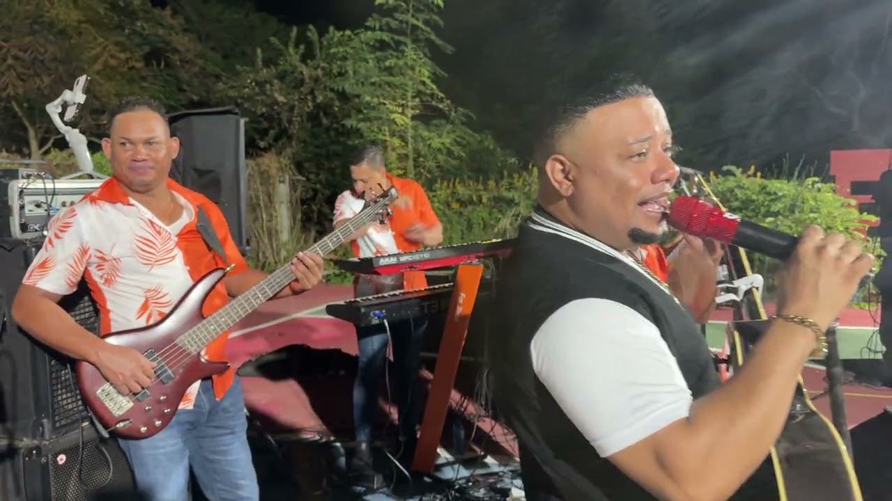 Desiderio Arias / Erick Manuel El romantico de la bachata 