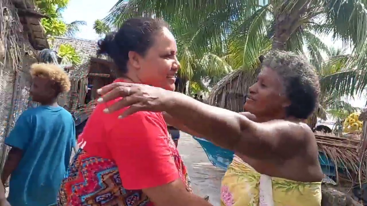 Nukumanu village walk
