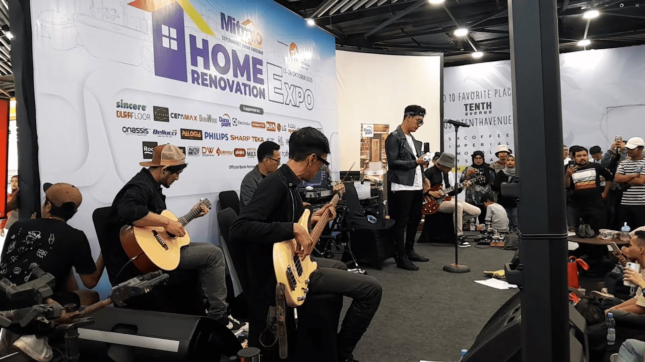Five minutes Bertahan live konser
