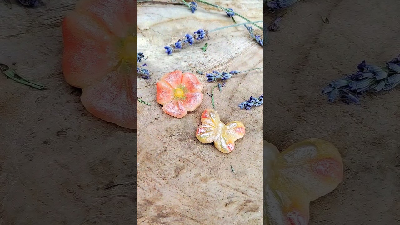 Handmade🌸🦋 marzipan flowers🌸