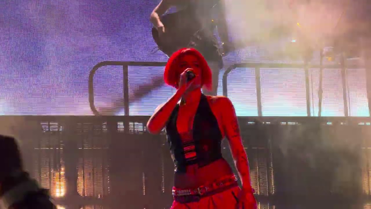 Halsey - Coming Down (Live) 4K