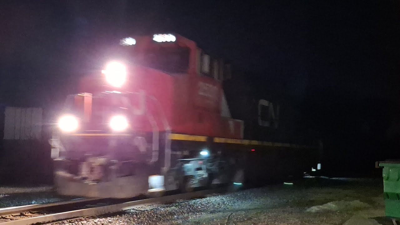 CN 2530 CN 3859 Northbound Manifest Fond Du Lac Wisconsin Critter junction 03-01-2026