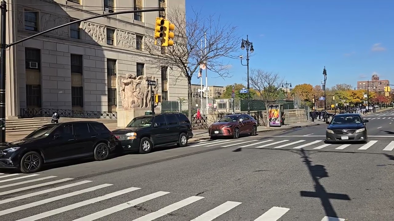 PASEANDO POR GRAND CONCOURSE  THE BRONX, NY