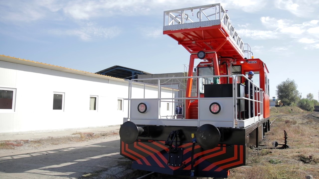 The overhead-line maintenance rail car designed and produced by RELOC S.A.