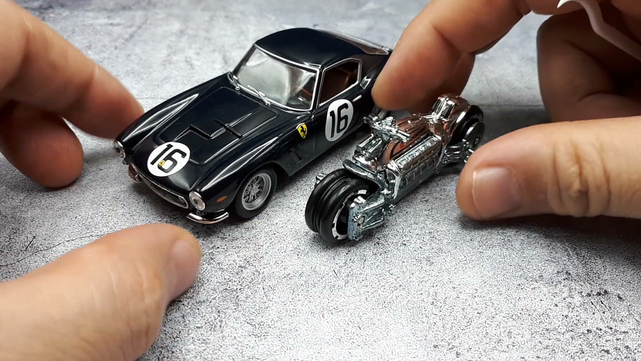 1/40 Dodge Tomahawk motorcycle by Hot Wheels
