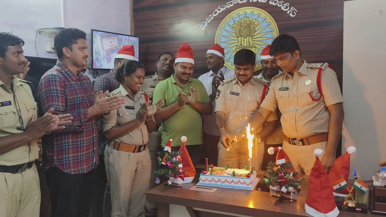 Christmas Celebration at Two Town Police Station Vijayawada #Ci #SureshReddy #Subramanyam ApSmartNew