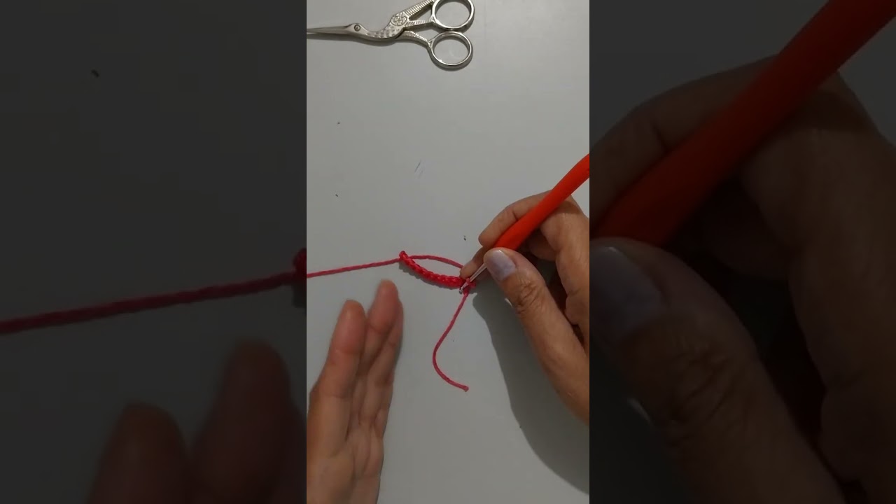 5° AULA - Ponto baixo e dicas sobre pontos básicos do crochê.  Acompanhe o @genicecrocheartesa 😉