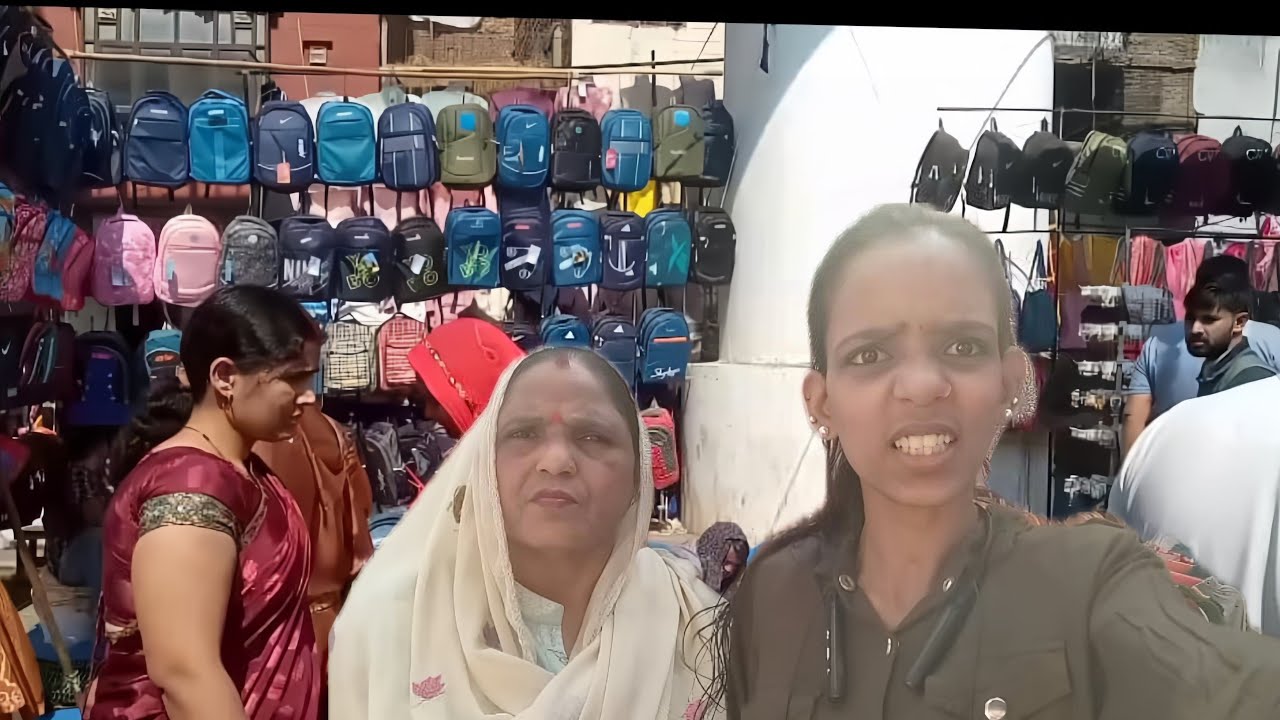 Guys dako aaja ma kah aaie hu shopping karna🛒