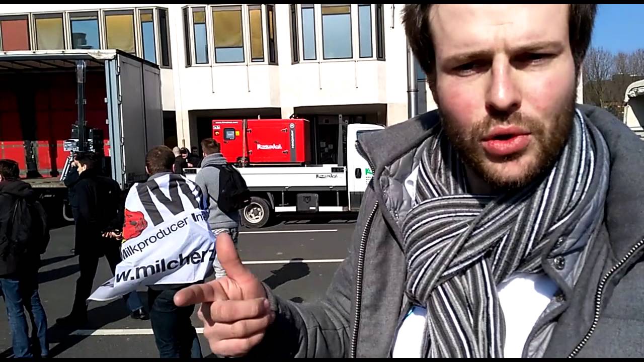 Protesting Belgian dairy farmer: 