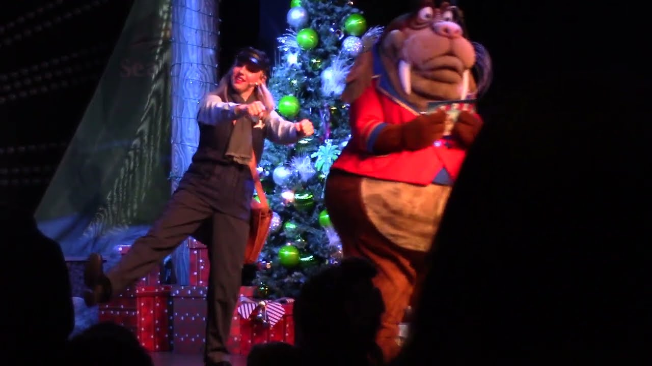 Happy Harbor Holiday at Mission Bay Theater 11/27/24: SeaWorld San Diego Christmas Celebration