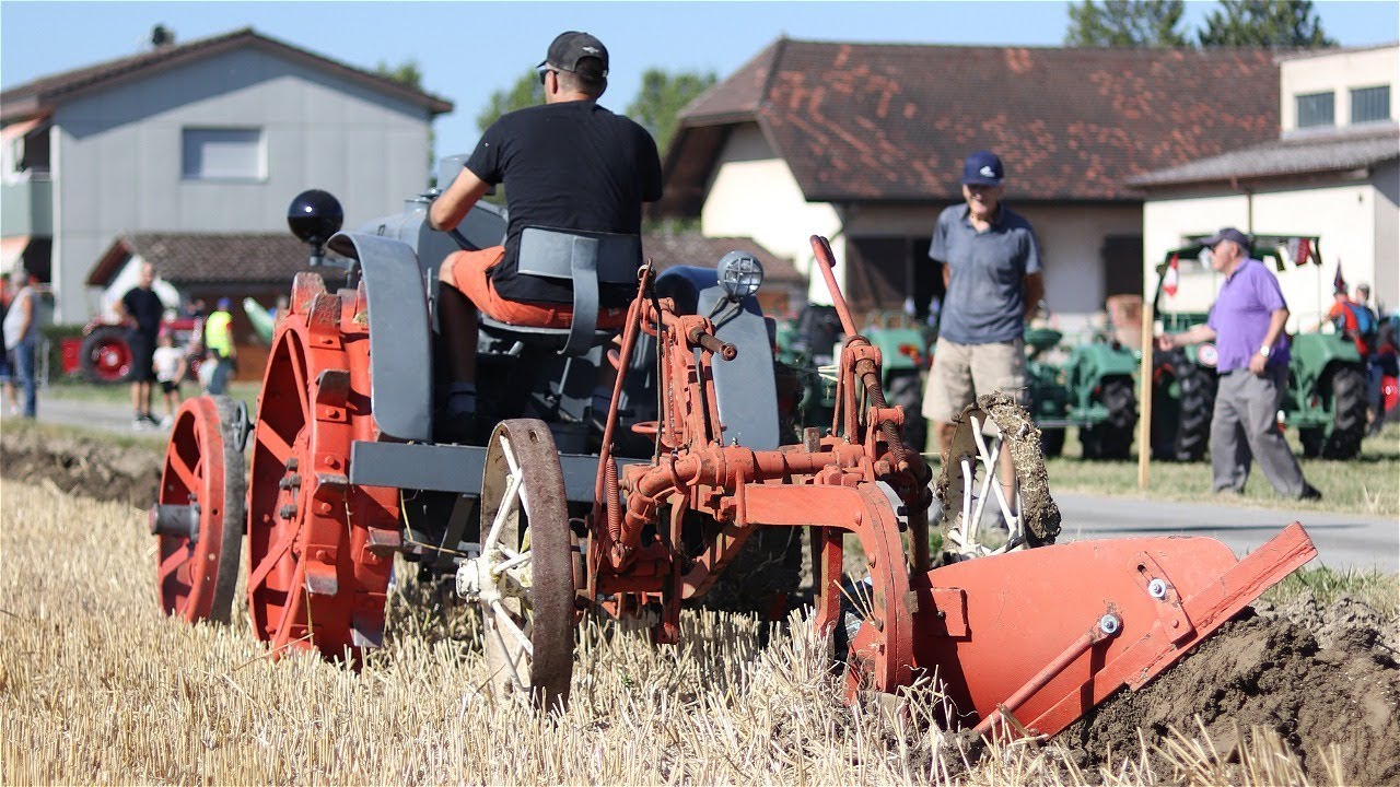 Fête de la Terre 2024 - Payerne - 10 août 2024 - Démonstration de tracteurs au labour