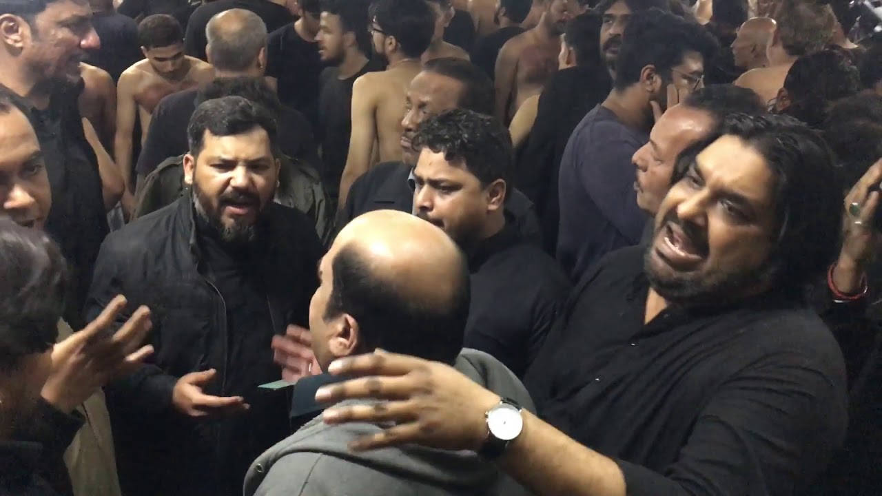 Jalte Darwaze Ke Piche Sayyada Roti Rahi