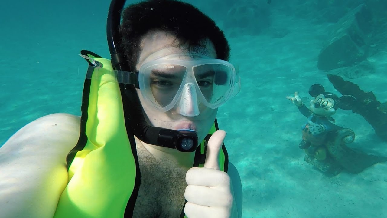 Swimming with the Fishes 🐟 and feeding the Stingrays at Castaway Cay 🌊 Land and Sea VLOG 6