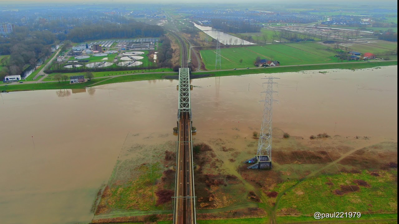 Hoog water Rijn Arnhem. DJI Mavic 2 Zoom, drone Arnhem.