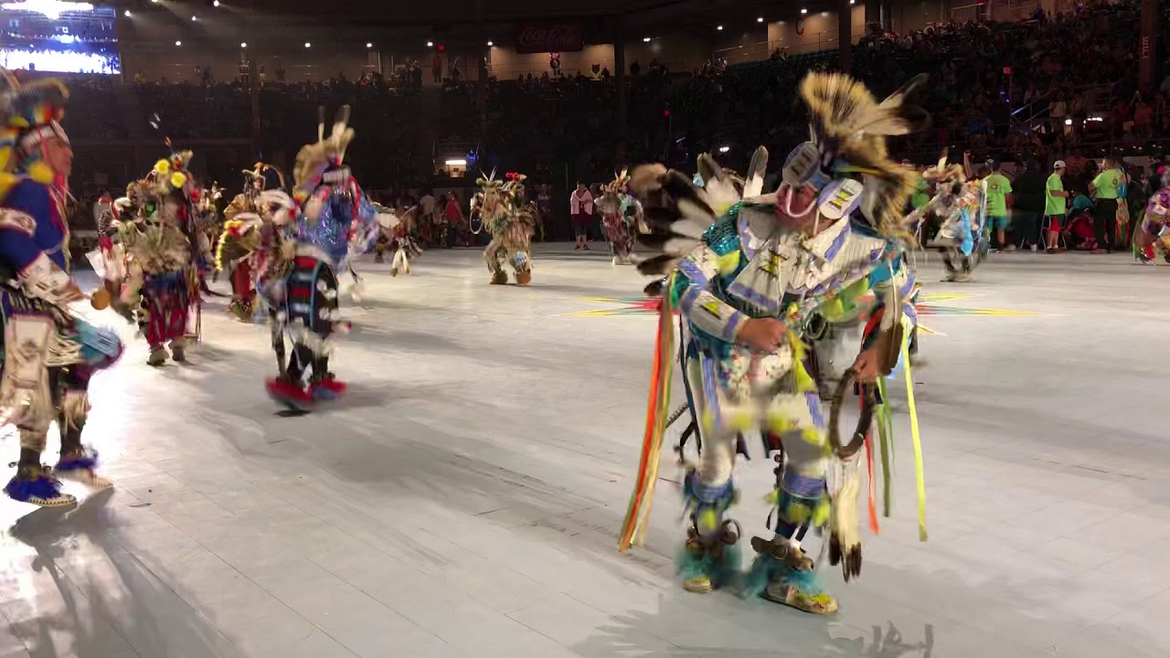 Men’s Chicken Dance - 2018 Gathering of Nations PowWow