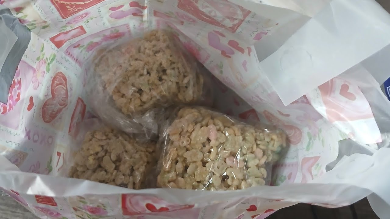 Lucky Charms Marshmallow Magically Delicious Rainbow 🌈  ☘️ Rice Krispie Treats | Easy |Homemade |Yum