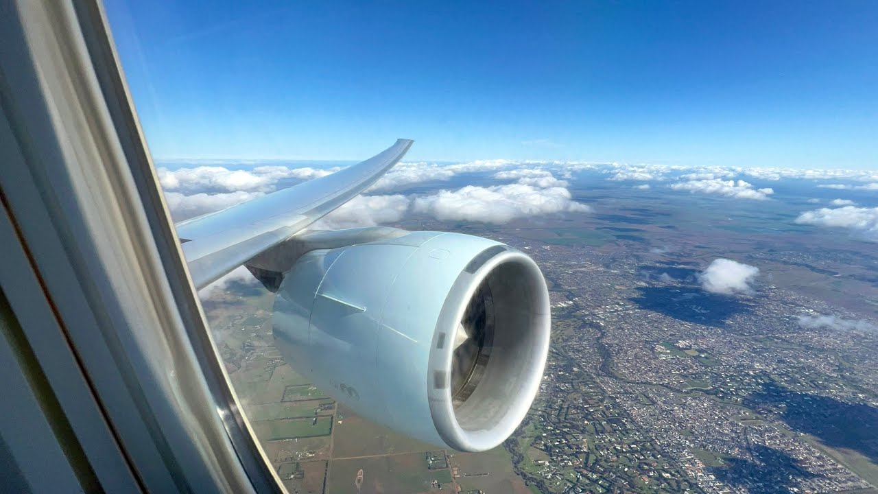 [EPIC GE90 ROAR!] Engine Startup & Takeoff | Boeing 777-300ER | Cathay Pacific | MEL → HKG