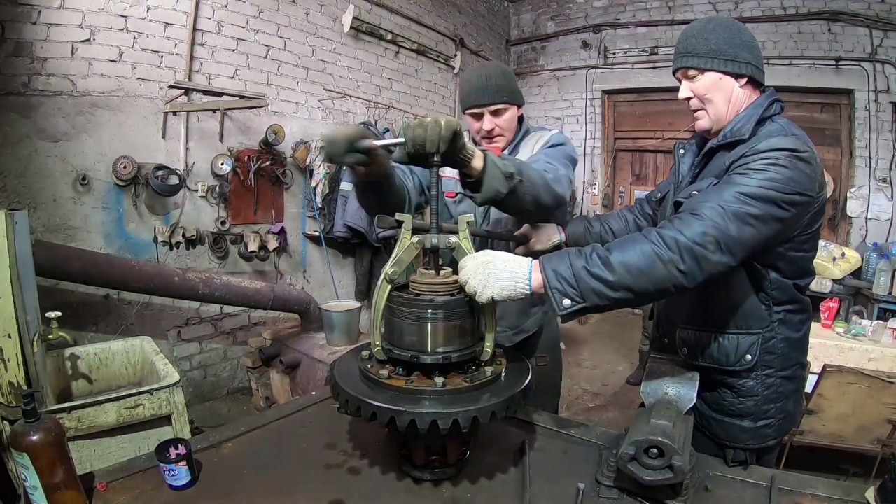 Разборка и дефектовка моста К-701М. Ночной выезд на расчистку снега (дня им не было).