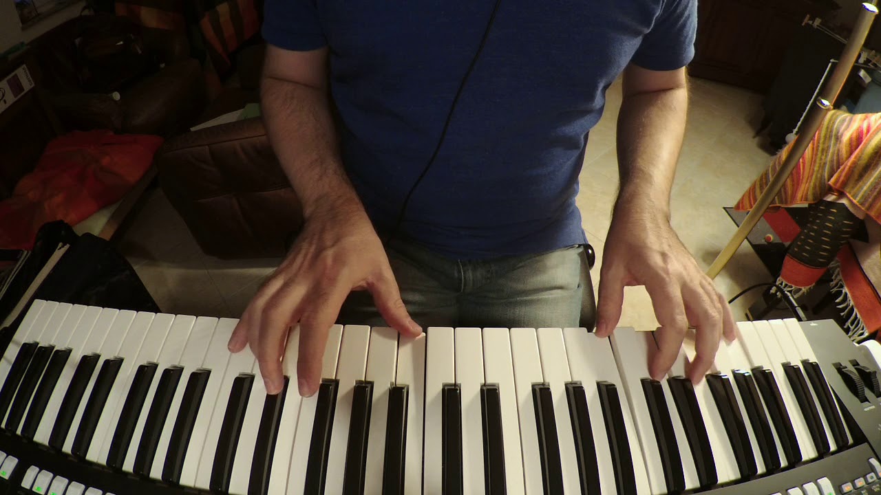 Yamaha PSR S 975 