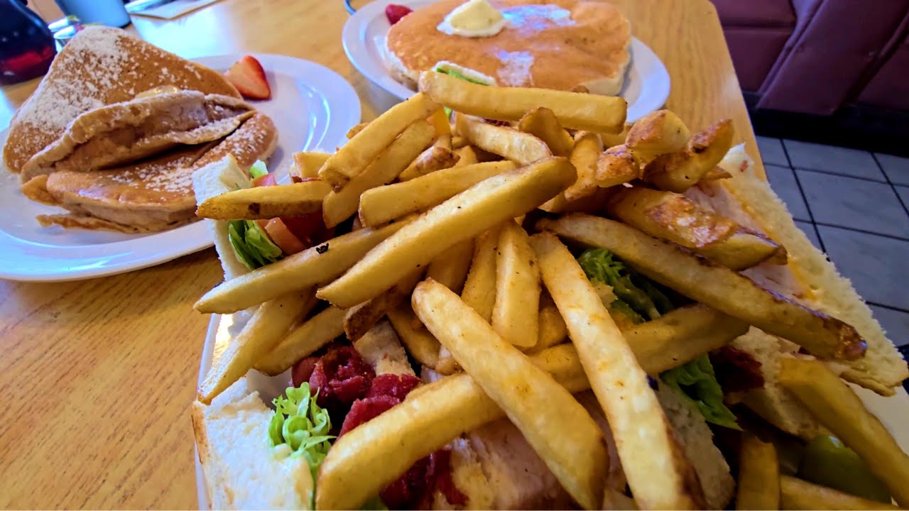 Country Sunflower Cafe & Store in Yerringron Nevada