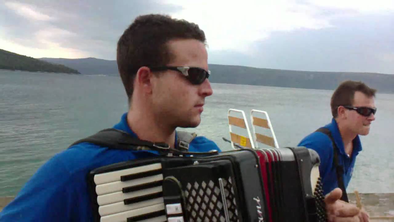 Godba Salez na cresu-natasa-cover v.s.Avsenik