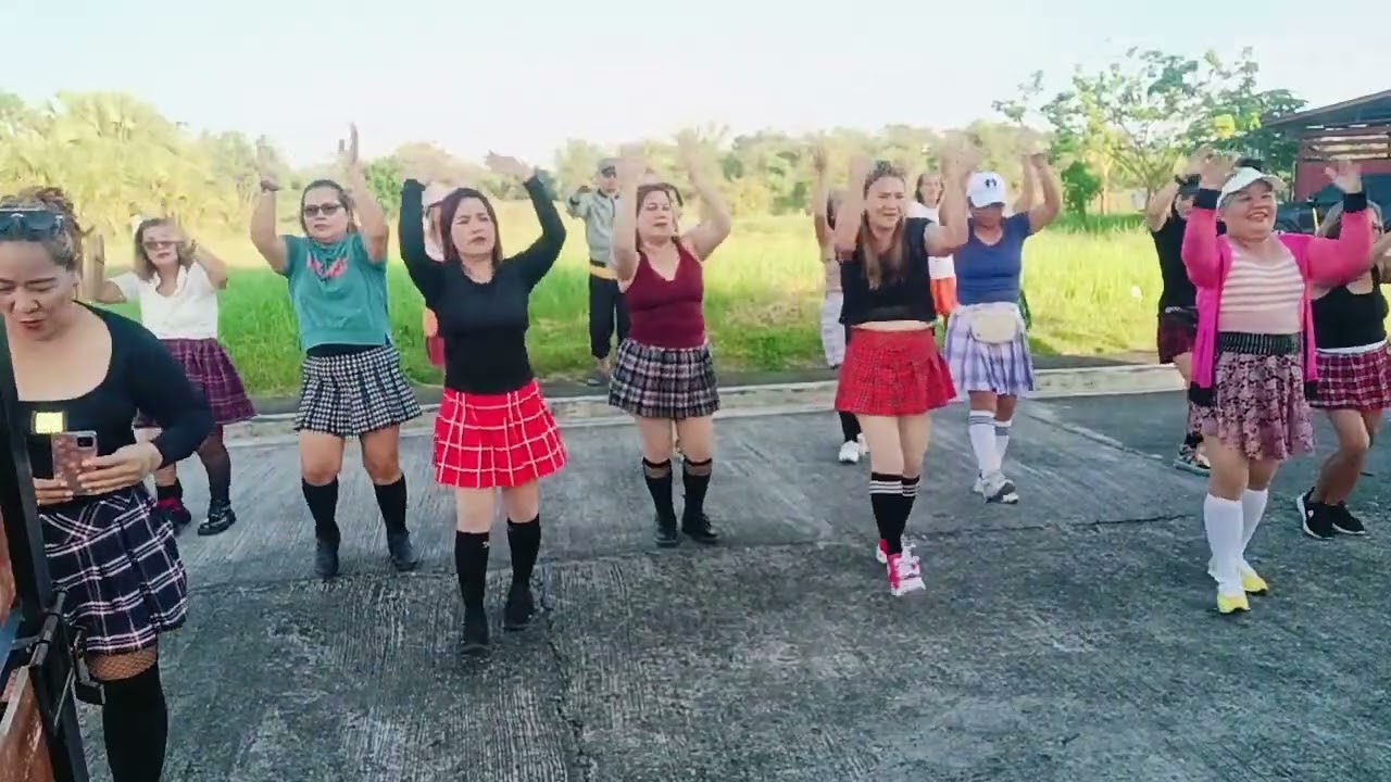 STARSHIPS/DANCE /EMZ D ORIGINALS ZUMBA GROUP/musicisnotmine