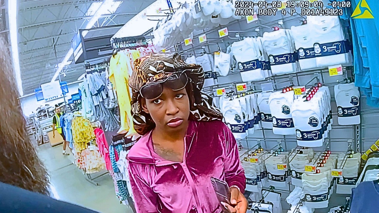 Dumb professional Shoplifter Gets Caught In The Act