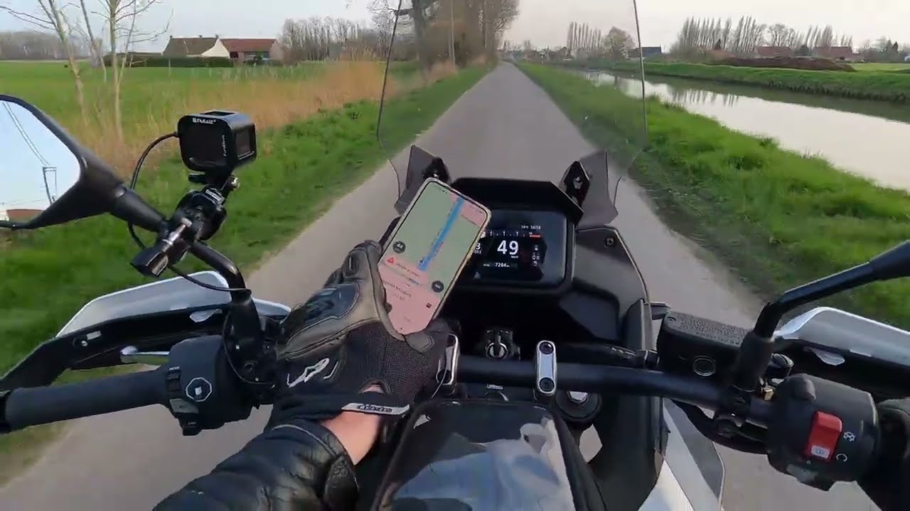 PROMENADES EN HONDA TRANSALP 750 OU EN YAMAHA 600XT DANS LES HAUTS DE FRANCE ou un peu plus loin.