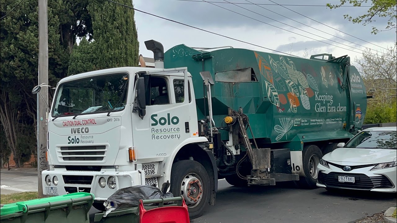 Glen Eira garbage - 2416
