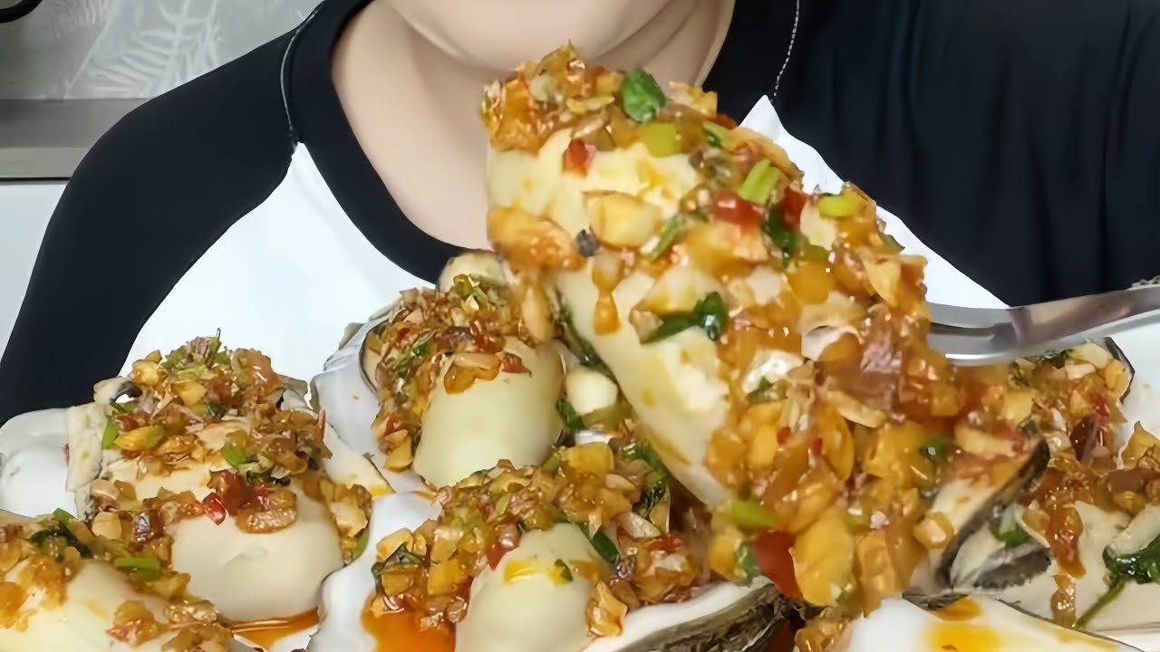 [ASMR]🦪🦪Eating spicy oysters| ກິນໝາກອຶ กินหอยนางรม🦪🦪