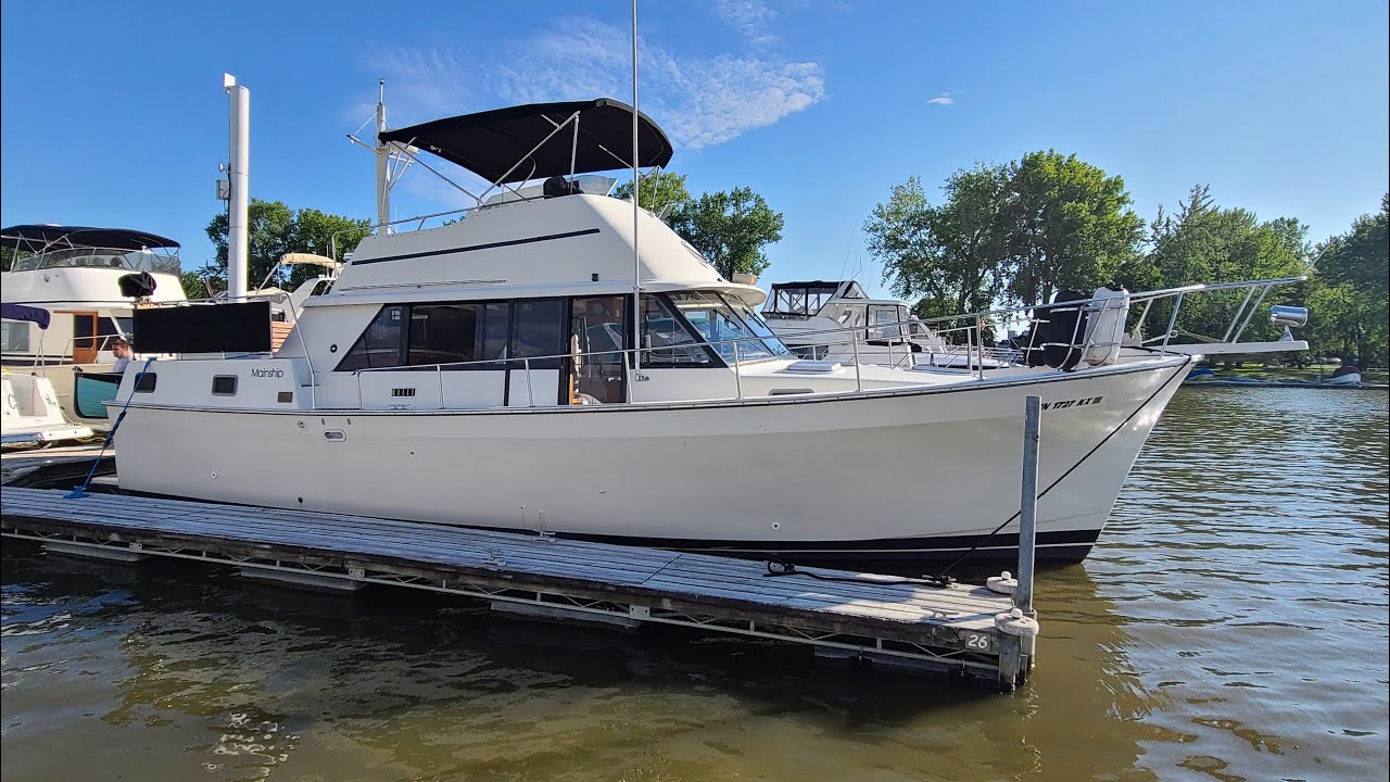 Mainship 40 Double Cabin, Walk Around