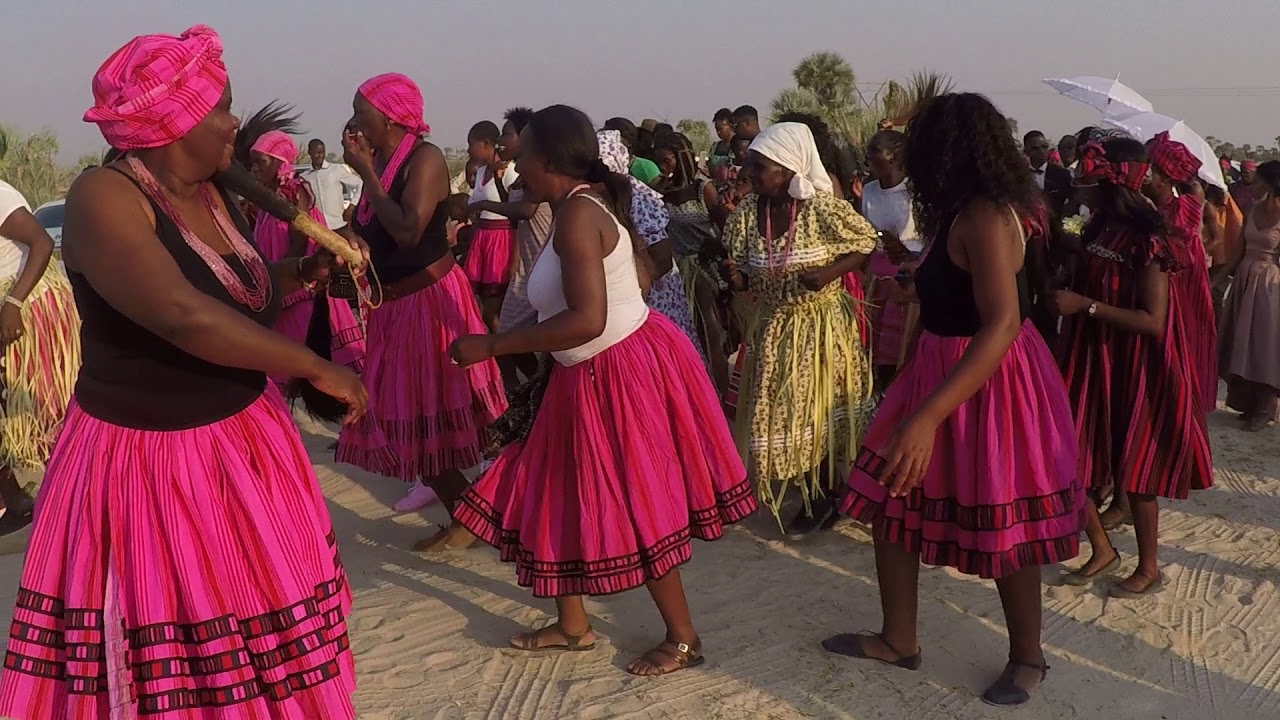 Women dancing at a wedding in the North of Namibia, 9.09.2017
