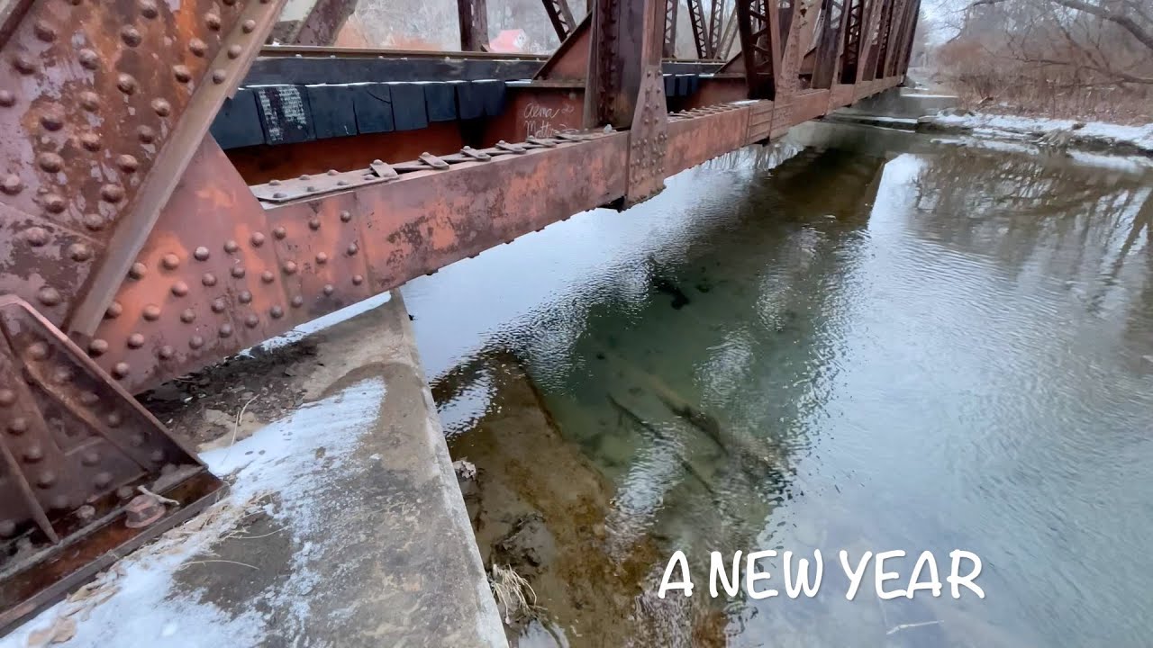 New Year, new horizons: 4K tour of shorelines, seagulls, ambient music, and a beautiful lighthouse