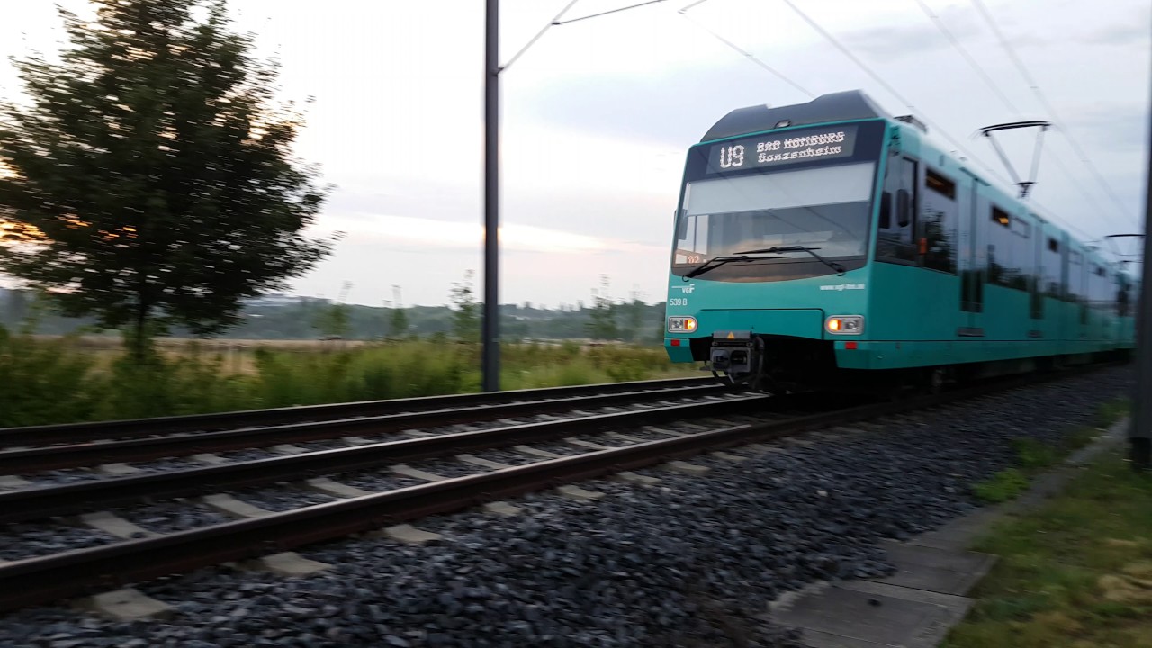 VGF U-Bahn Typ U4 Linie U9 Bad Homburg Gonzenheim auf freier Fahrt