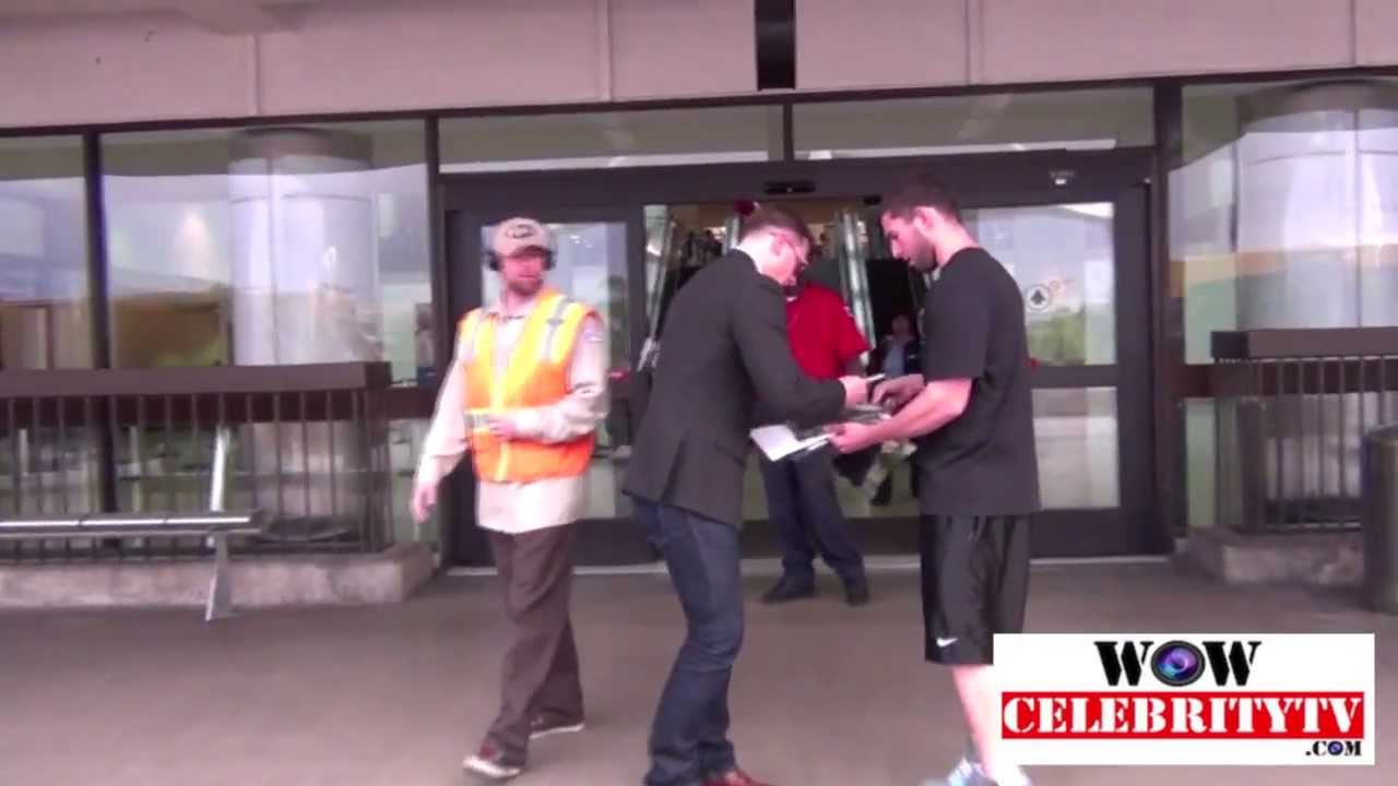 Ginnifer Goodwin spotted arriving at LAX