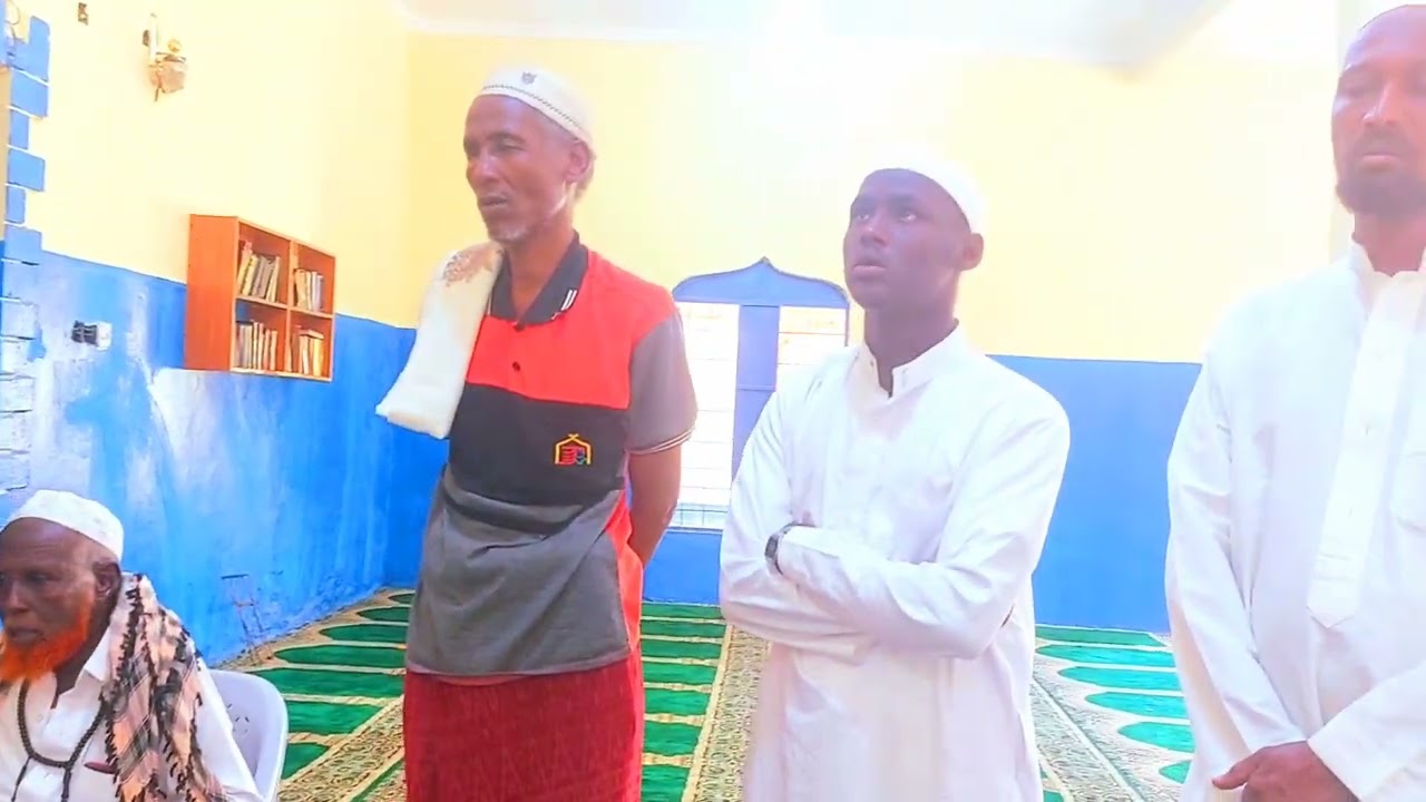 يارب صل علي الحبيب محمد  وعلي آل من هم الكرمآء
